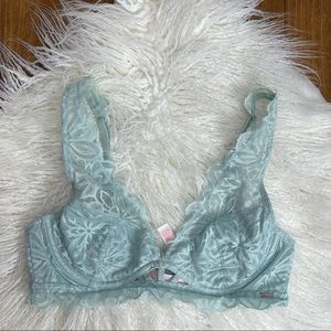 Pink by Victoria’s Secret light Blue date unlined bra size XS